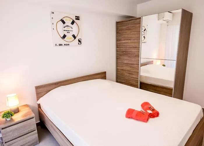 Suede Ap4207 By Riviera Homes * نيس