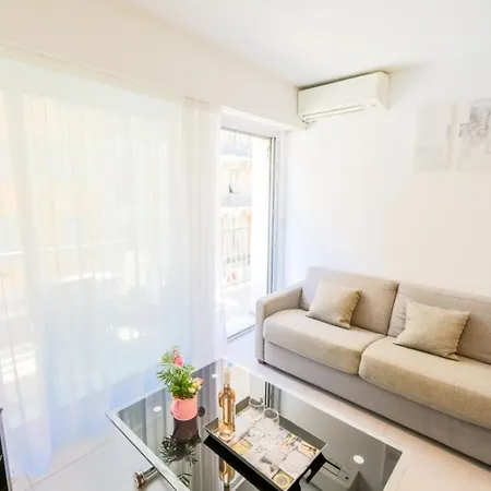 Suede Ap4207 By Riviera Homes Διαμέρισμα Νίκαια